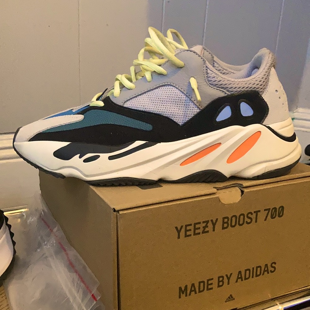 YEEZY BOOST 700 WAVE RUNNER